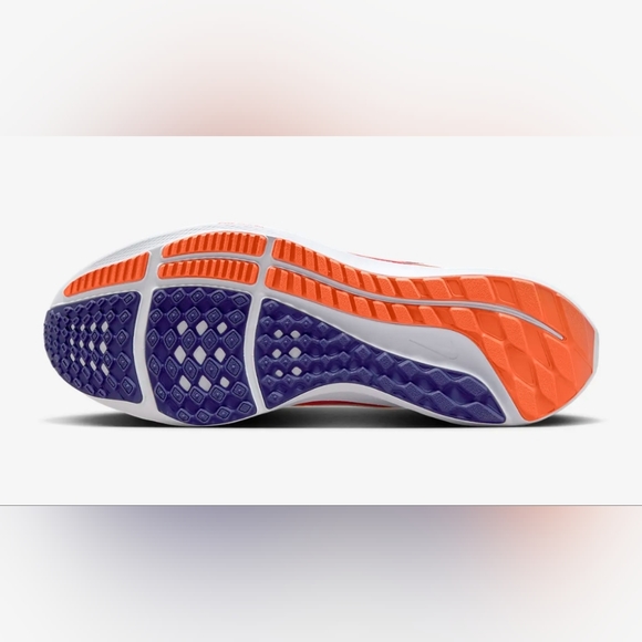 Nike Pegasus 40 (Clemson) - Picture 2 of 14